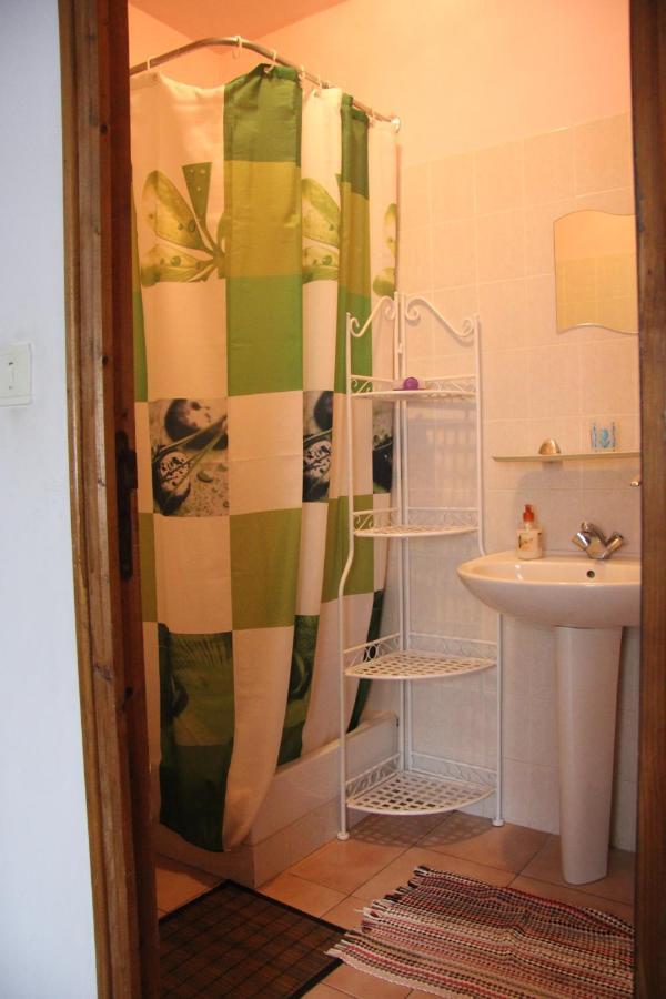 Chambre D'Hote "Chez Antoinette Et Charles" Santo-Pietro-di-Venaco Szoba fotó