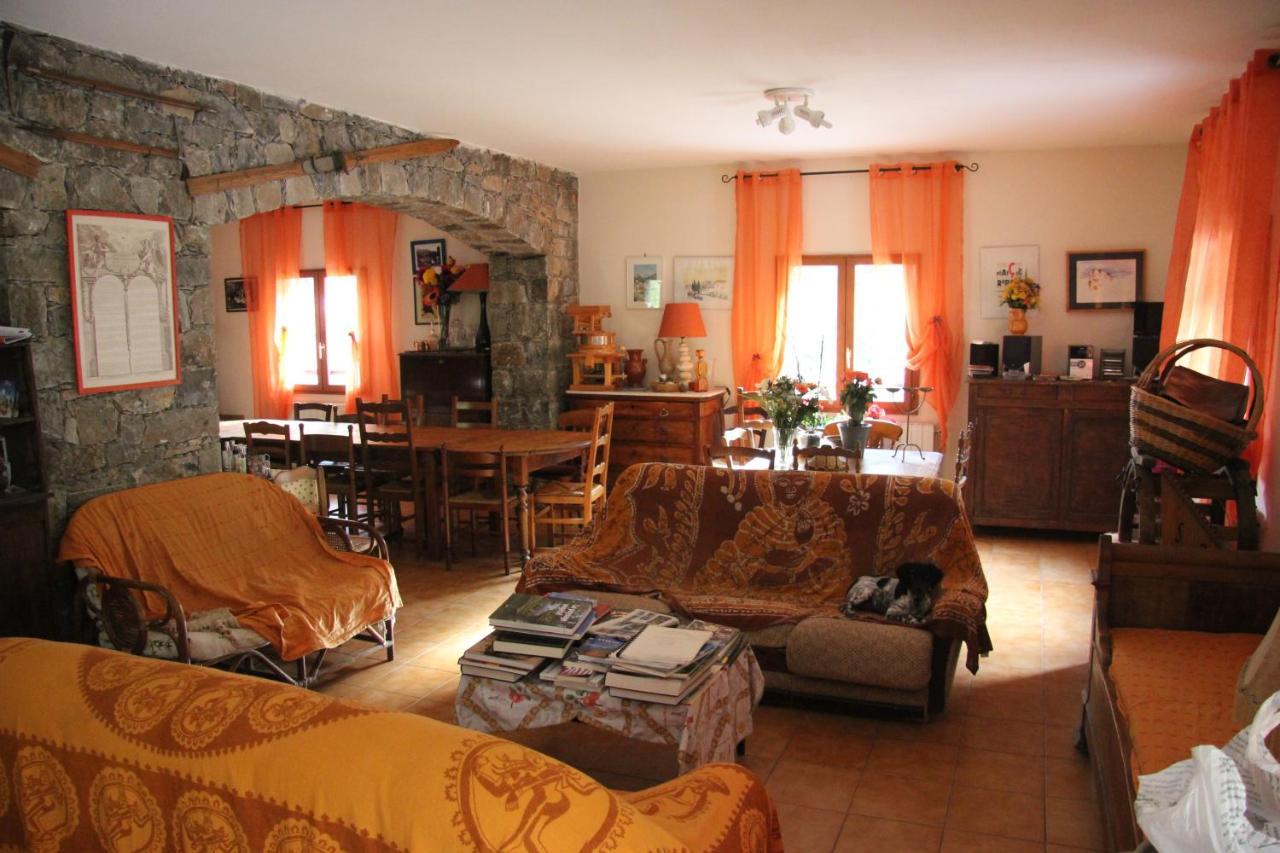 Chambre D'Hote "Chez Antoinette Et Charles" Santo-Pietro-di-Venaco Kültér fotó